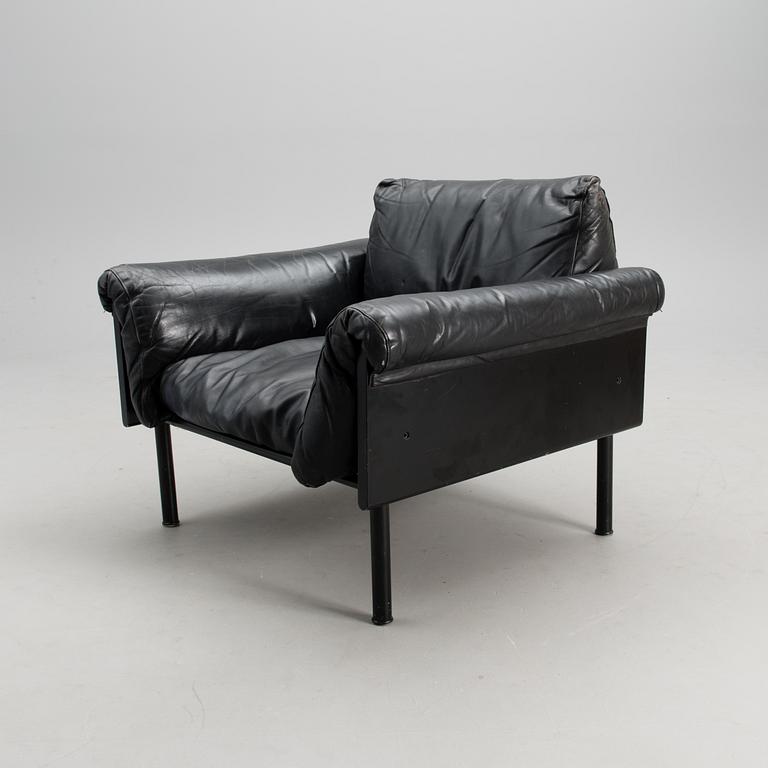 YRJÖ KUKKAPURO, sohva ja nojatuolipari, "Ateljee" 1900-luvun loppu.