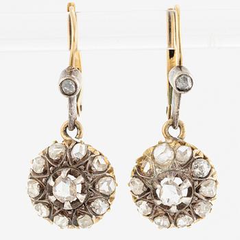 Earrings, a pair, 18K gold with rose-cut diamonds.