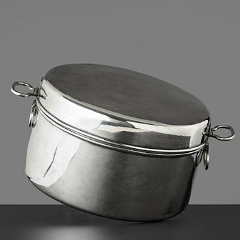 163. A 19th century saucepan with lid.