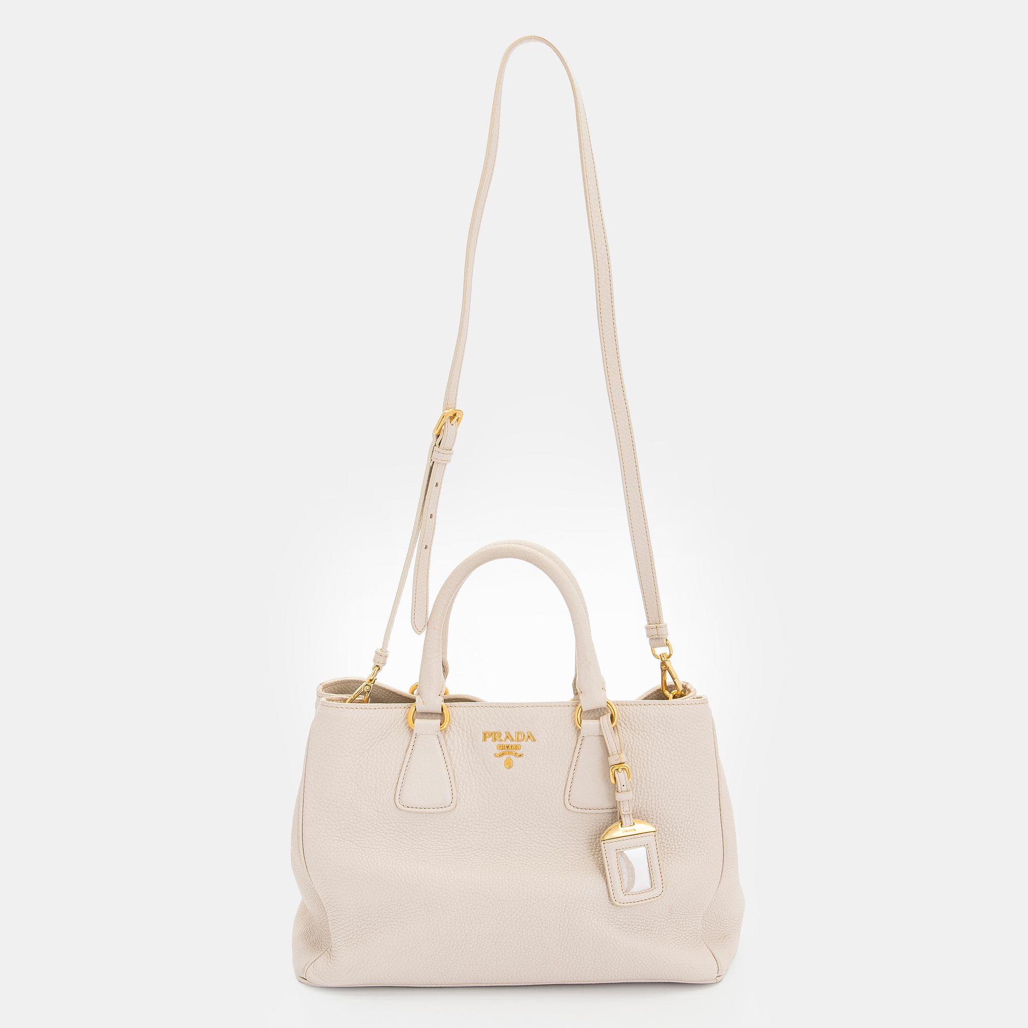 Prada, a 'Vitello Daino Tote' bag.