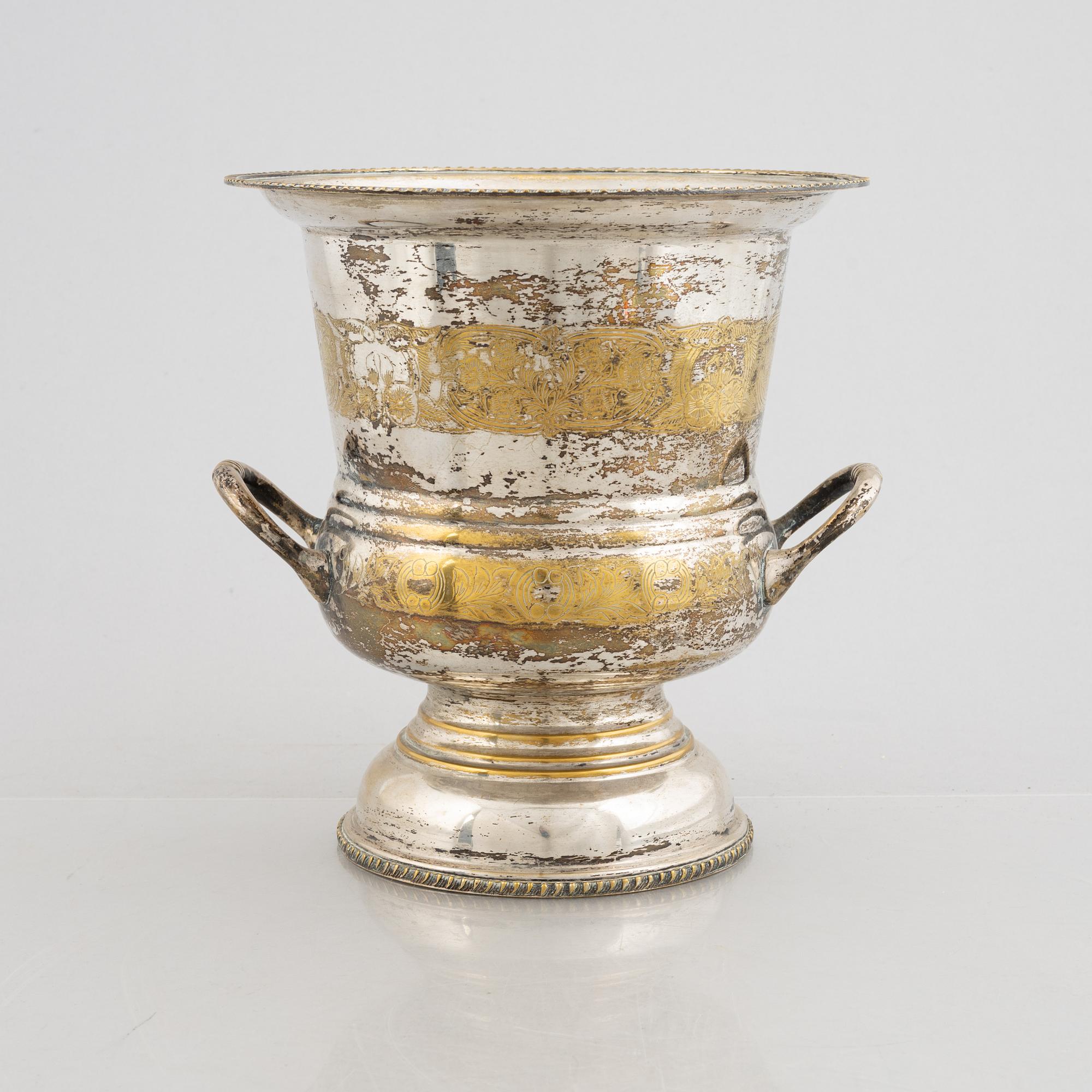 A champagne cooler, first half of the 20th century.