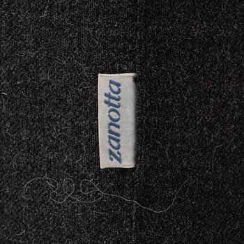 Emaf Progetti, a soffa, "Alfa", Zanotta, Italien.