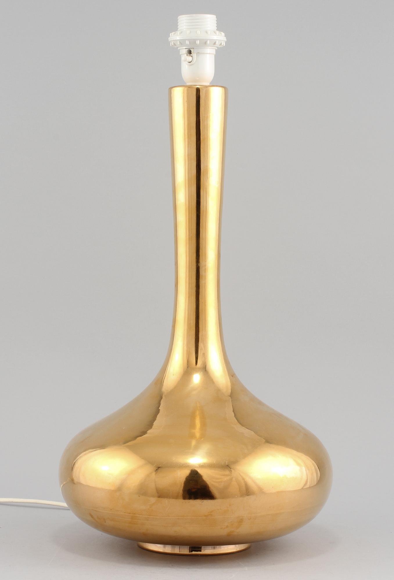 BORDSLAMPA, porslin, troligen Wards Ateliéer AB, Tibro, omkring 1970.