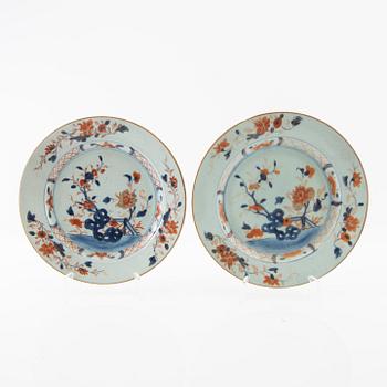 Plates 2 pcs and a dish China Qianlong (1736-95) porcelain.