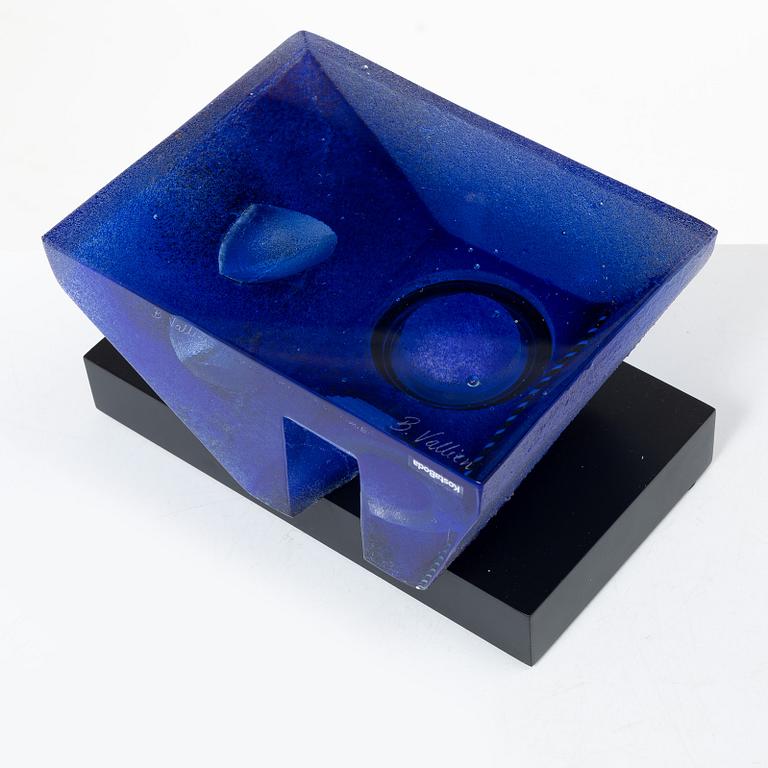 Bertil Vallien, a limited edition glass sculpture Kosta Boda, Sweden, signed.