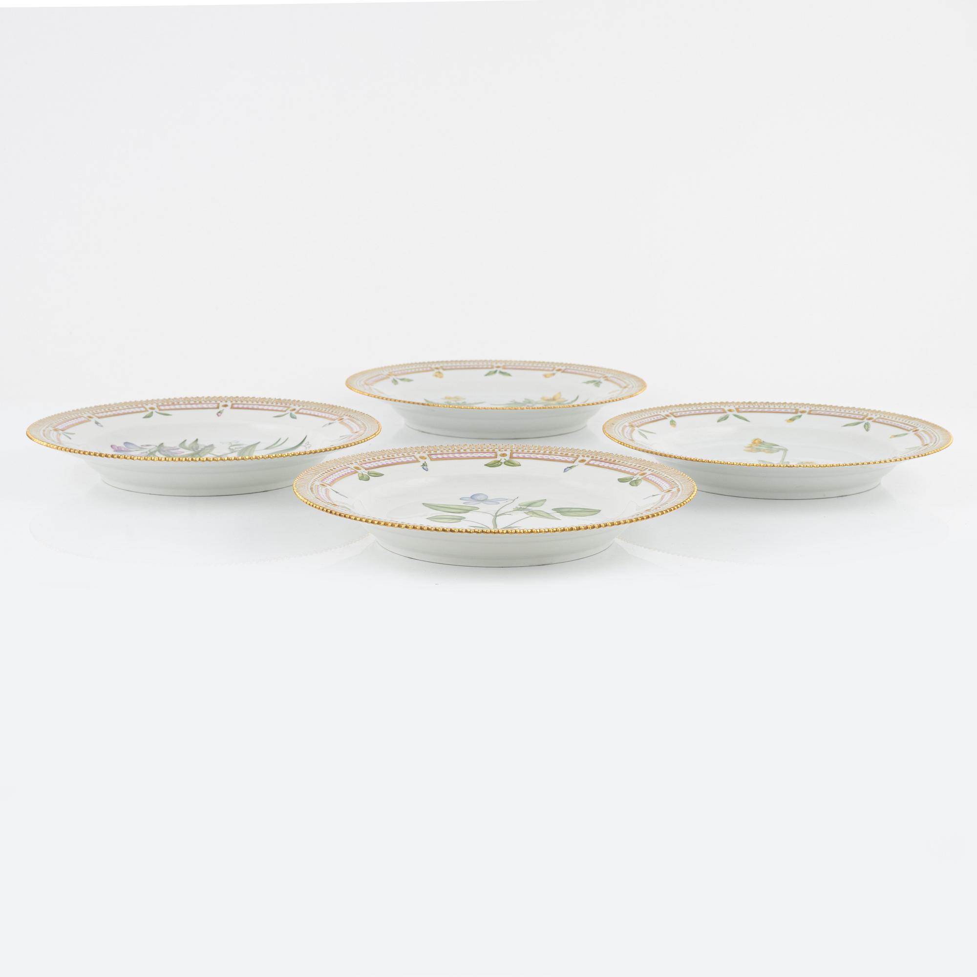 Tallrikar, 4 st, "Flora Danica", Royal Copenhagen, Danmark, 1979-1983.