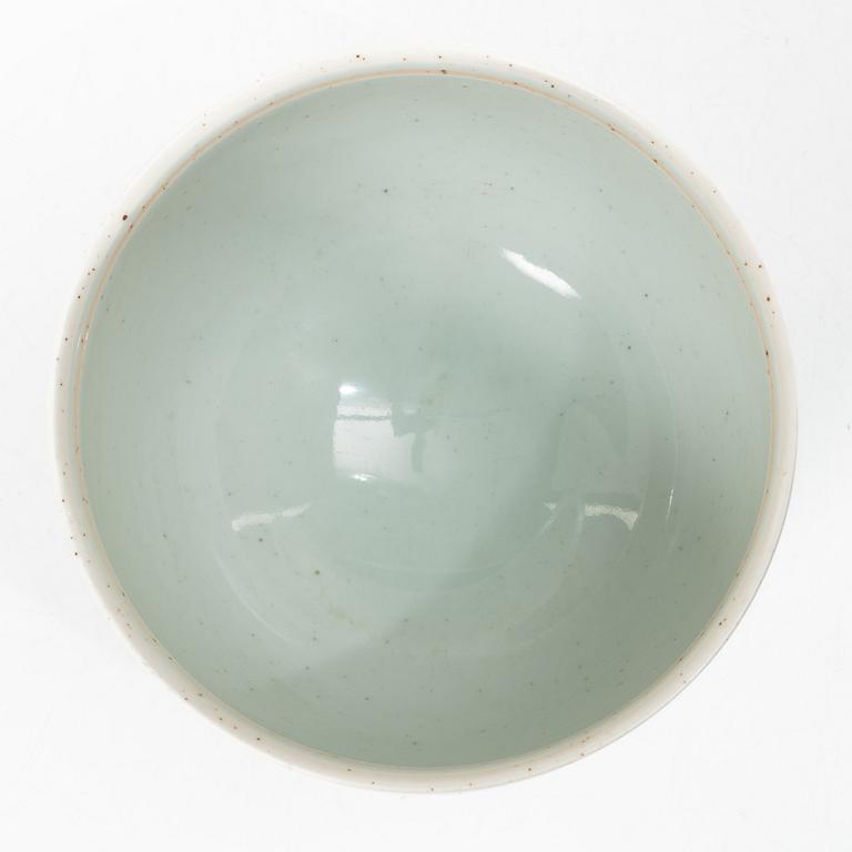 Alev Ebüzziya Siesbye, bowl, numbered 196/500, signed, Royal Copenhagen.