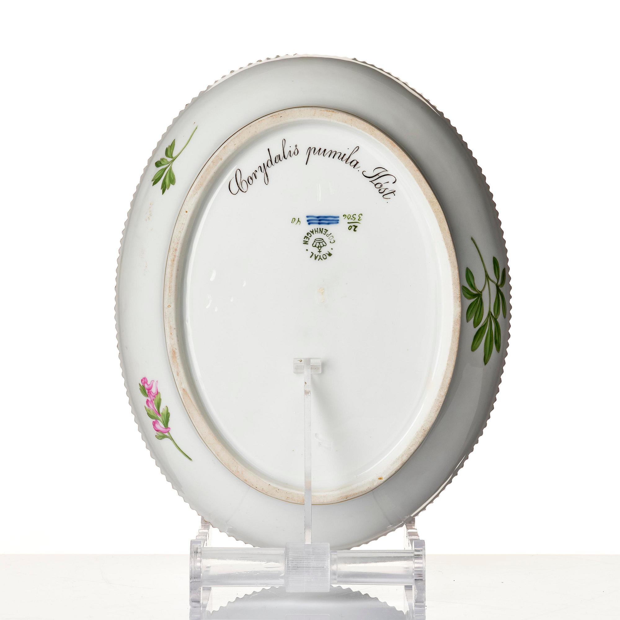 A Royal Copenhagen 'Flora Danica' bowl and serving dish, Denamark, 20th century.