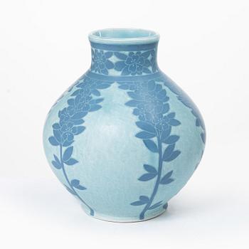 Josef Ekberg, A Swedish  'Sgrafitto' Jugend vase, Gustafsberg, 1911.