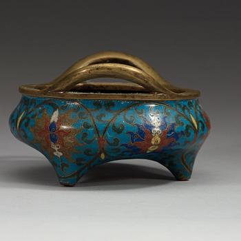 A cloisonné tripod censer, Qing dynasty (1644-1912)
, with Jingtai six character mark.