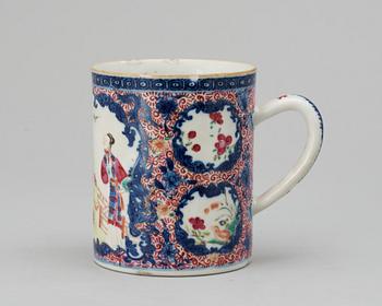 376. MUGG, porslin. Qing dynastin. Qianlong (1736-95).