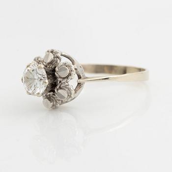 Brilliant cut diamond ring.