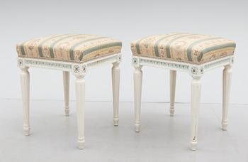 TABURETTER, 1 par, gustaviansk stil, 1900-talets första hälft.