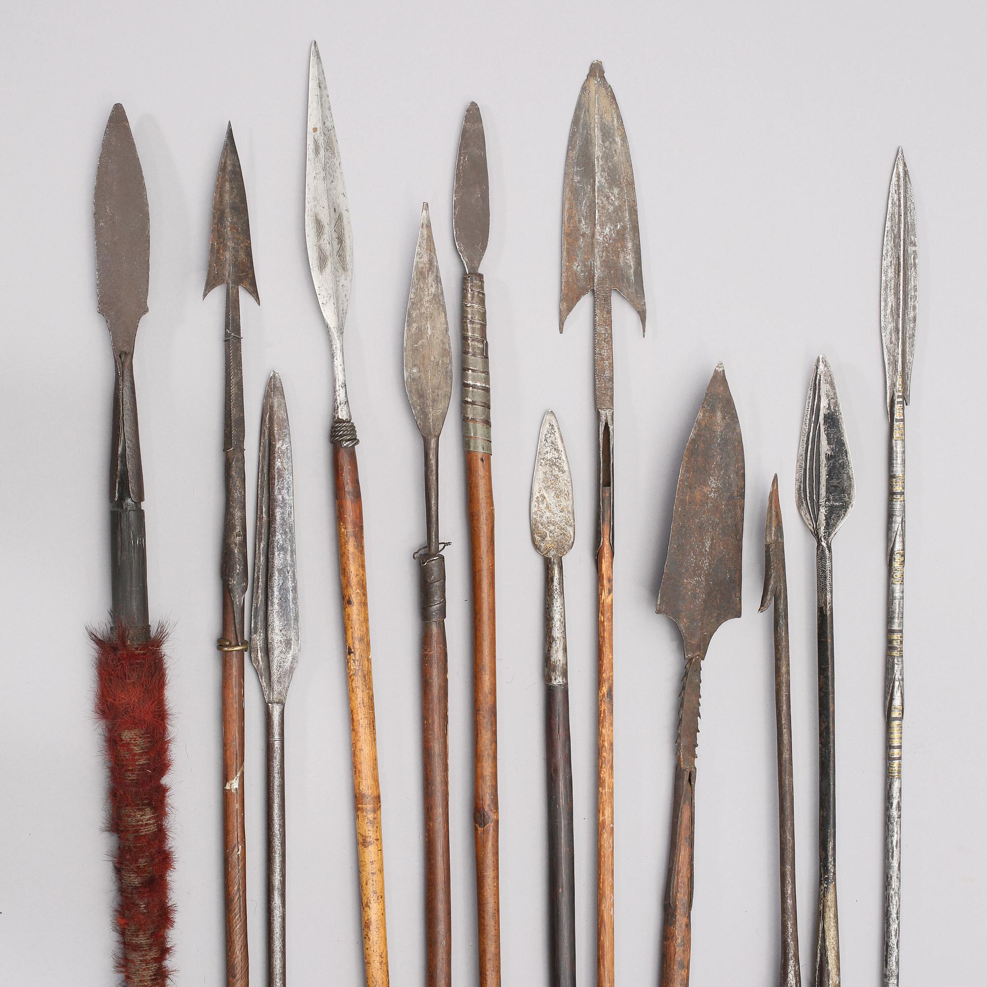 VAPEN, 12 st, troligen Afrika, 1800/1900-tal.