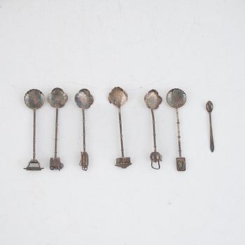 Four shakers, two salt cellars and six spoons, silver, Japan, 20th century.