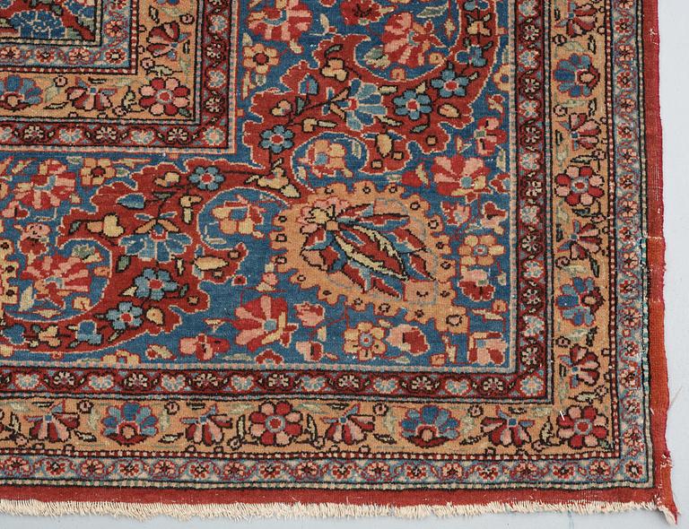 SEMI-ANTIQUE KASHAN. 361 x 263 cm.