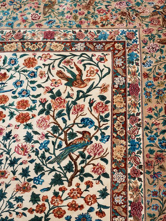 MATTO, "Golo Bolbol" (="Flower and bird"-motive), a silk Esfahan figural, ca 337 x 243,5 cm, Mohammad Seirafian.