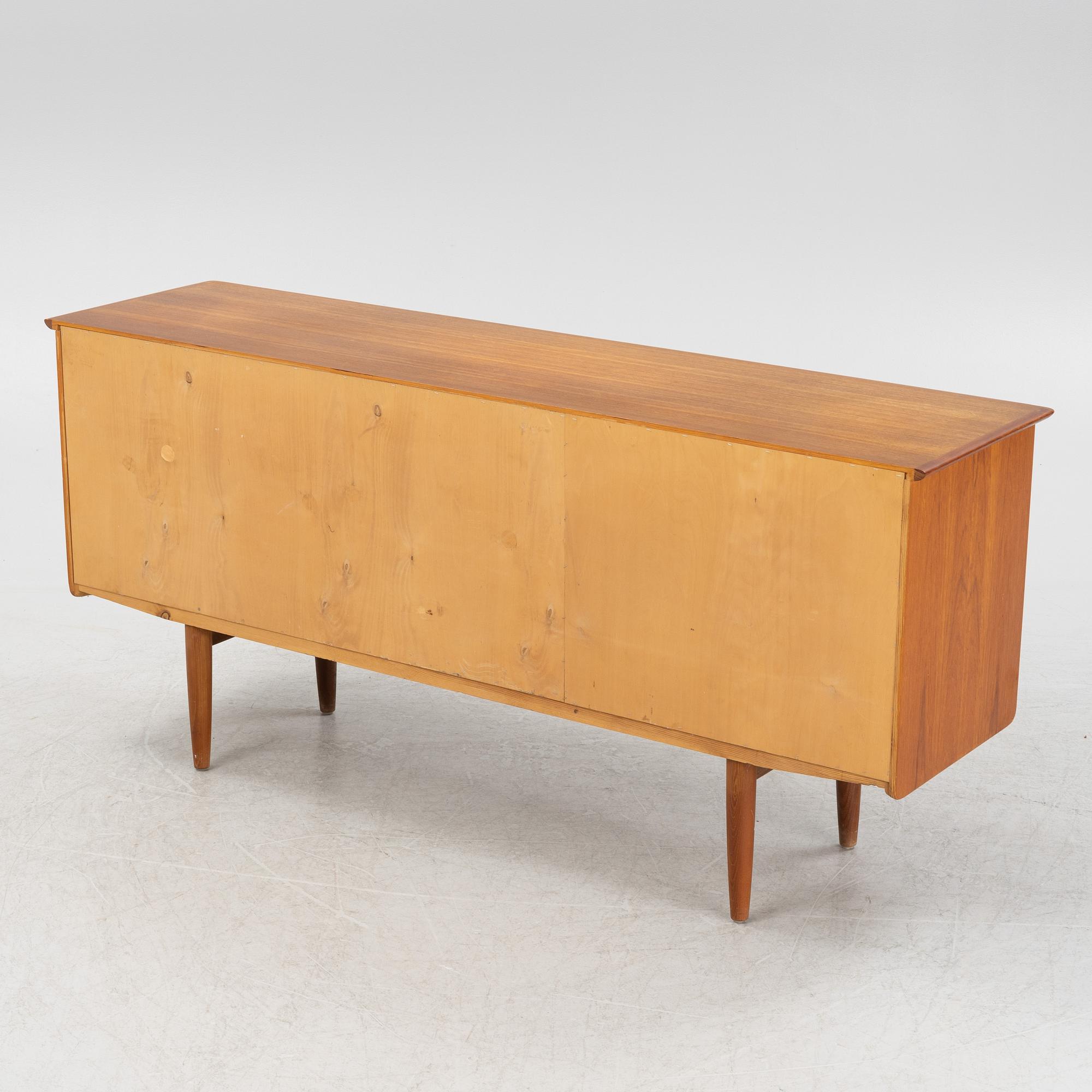 Sideboard, 1900-talets mitt.