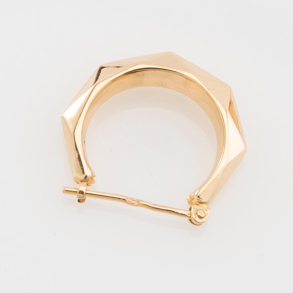 Earrings, a pair of 18K gold.