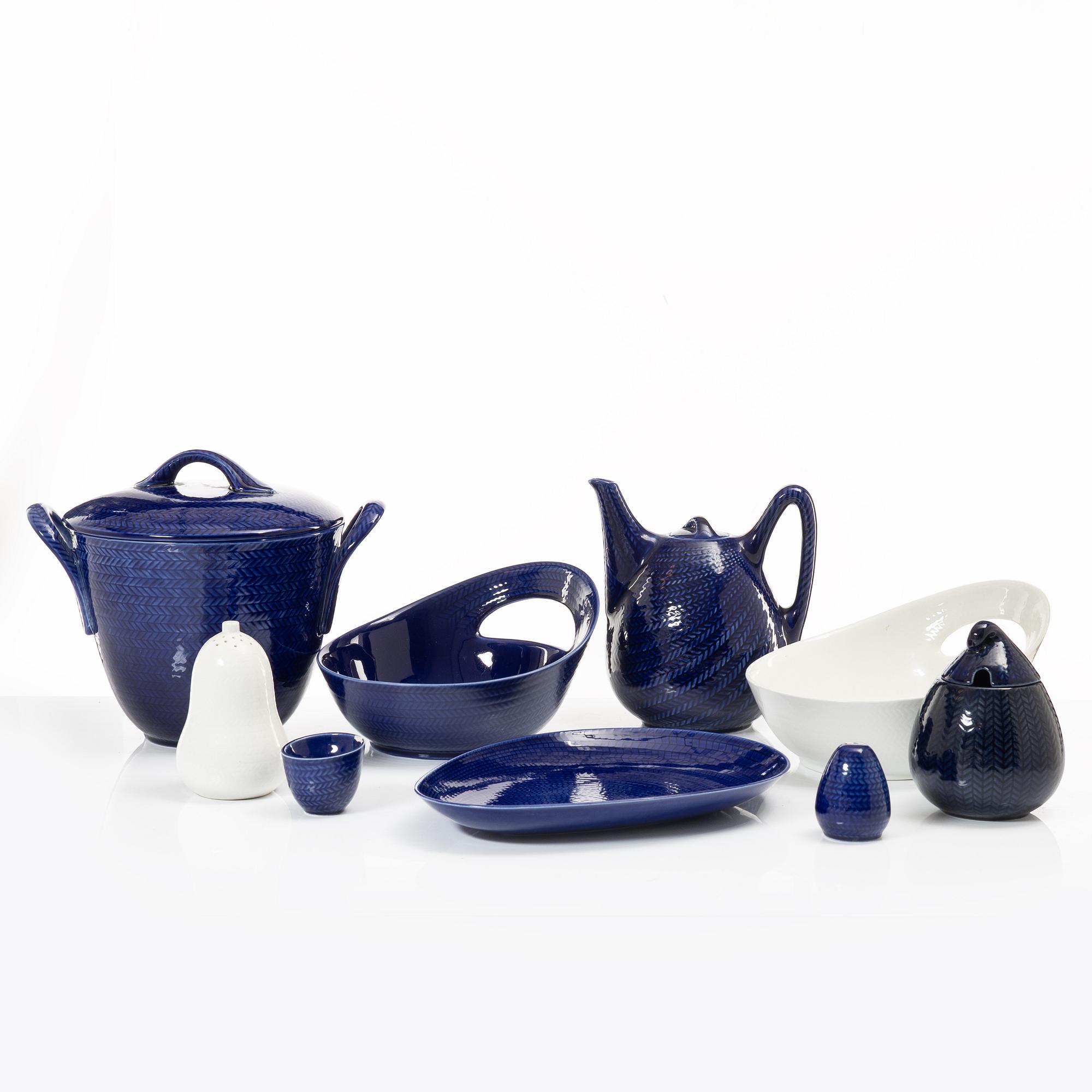 Hertha Bengtson, service, 13 pieces of stoneware. "Blue Fire", Rörstrand.