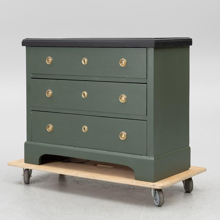 Chest of drawers, 19th century.