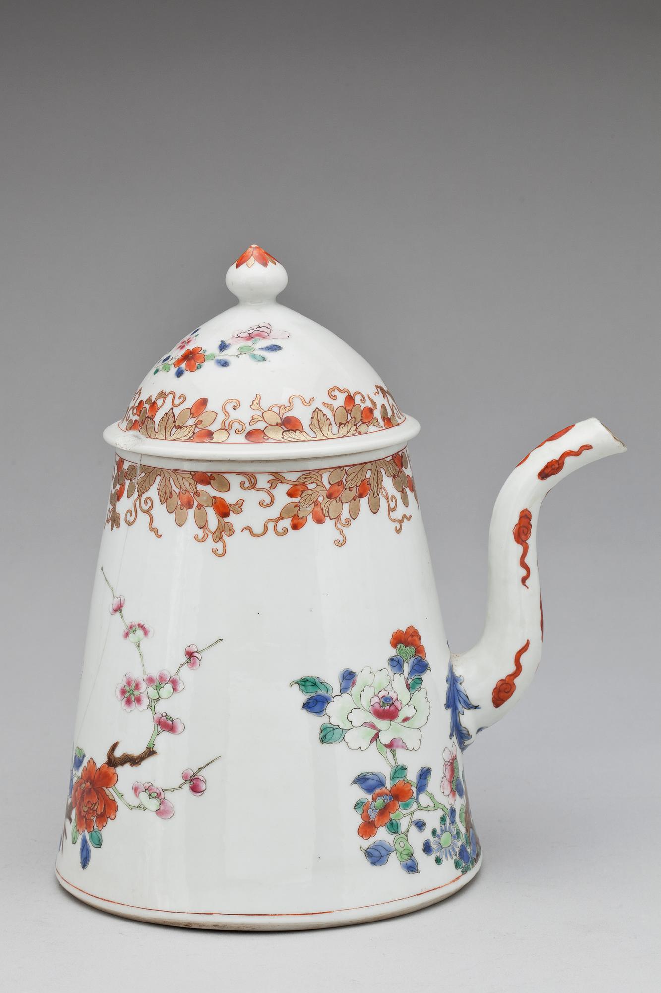 KAFFEKANNA med LOCK, kompaniporslin. Qing dynastin, Yongzheng (1723-35).