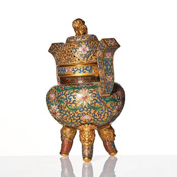 A gilt copper alloy cloisonné censer with cover, late Qing dynasty/early Republic.