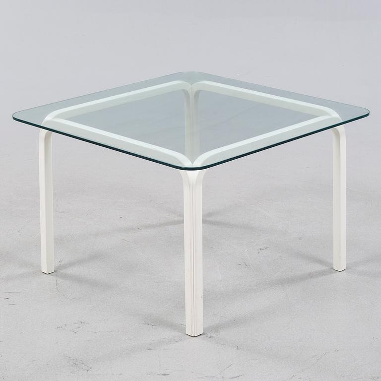 ALVAR AALTO, soffbord, "Y805B", modell formgiven 1946.