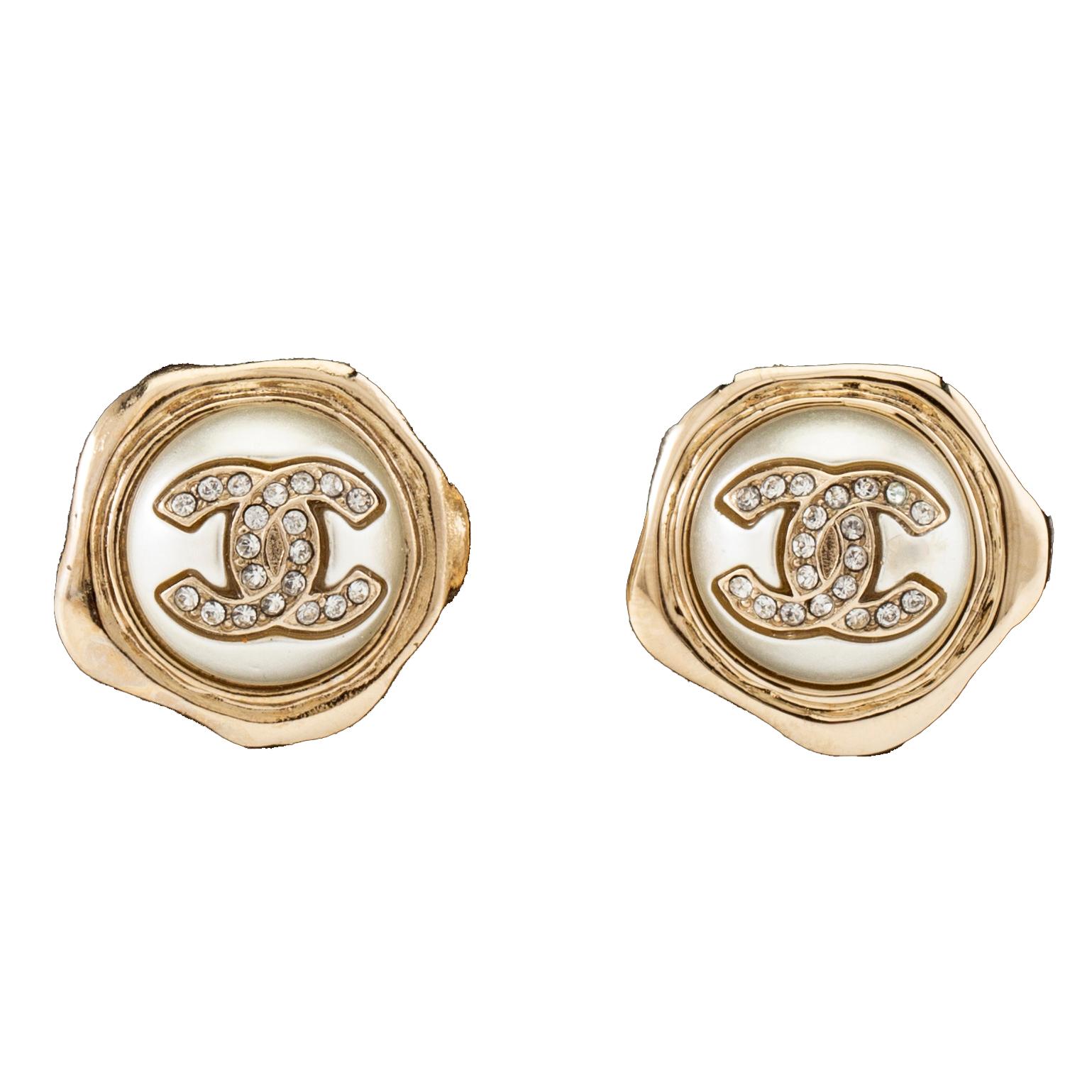 Chanel,.