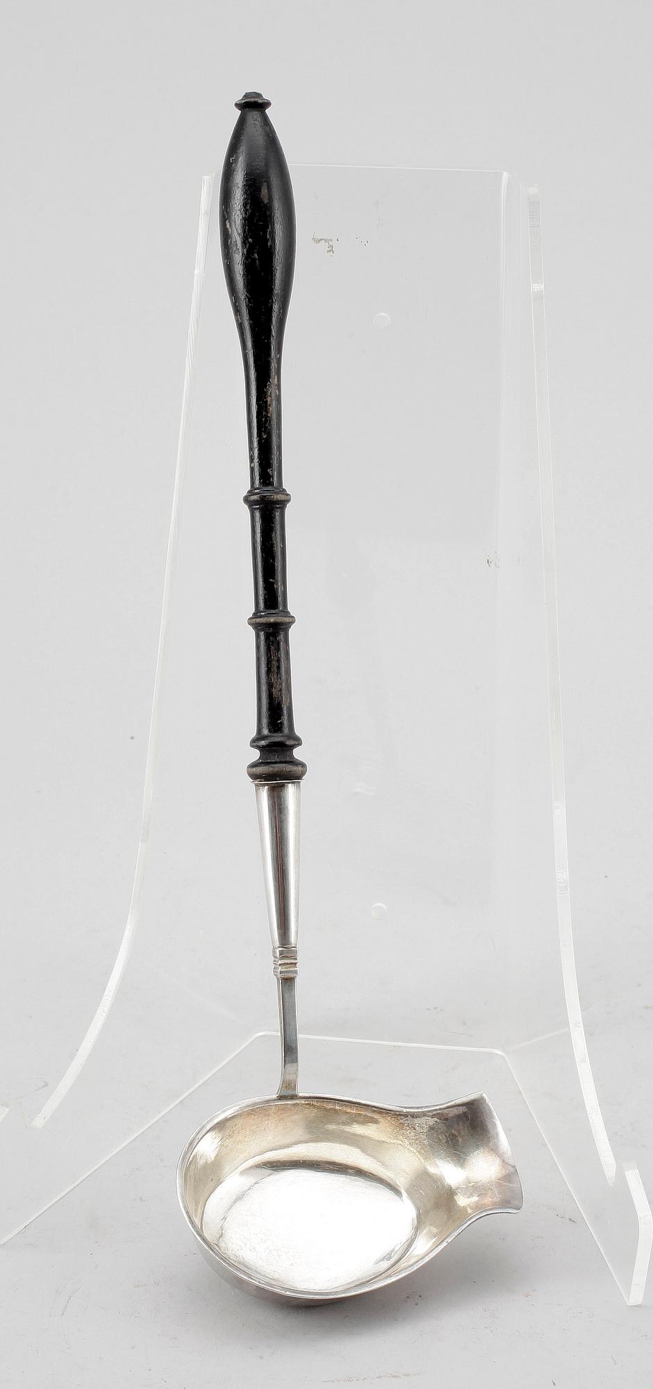 SOPPSLEV samt SÅSSLEV, silver, Finland respektive Sverige 1800/1900-tal. Vikt ca 140 gram.