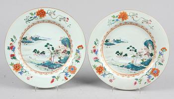 TALLRIKAR, ett par. Kina, Qianlong 1700-tal.