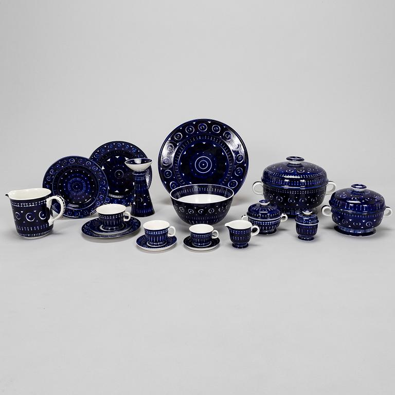 Ulla Procopé, a 86-piece 'Valencia' porcelain tableware set for Arabia.