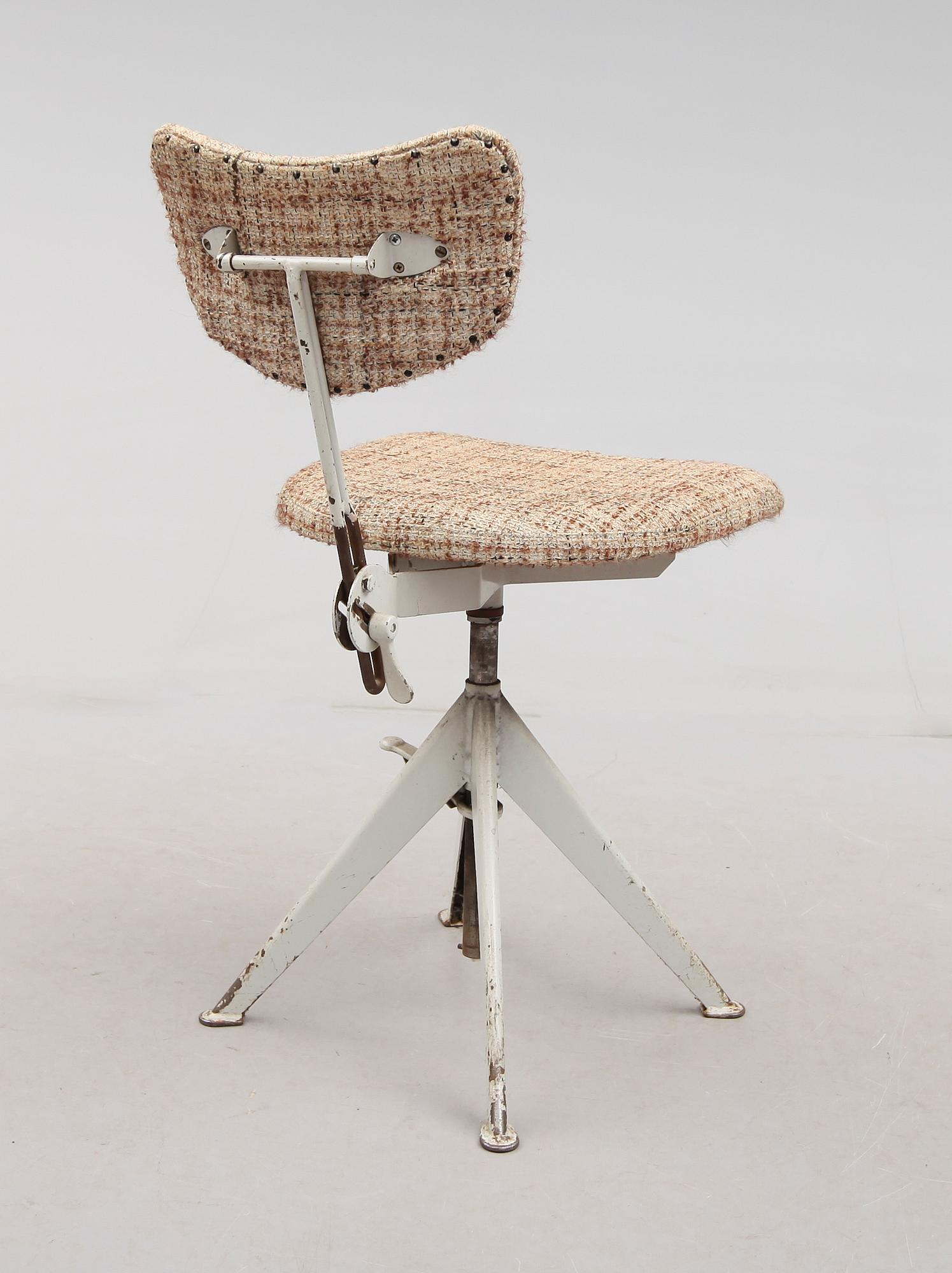 ARBETSSTOL, "NK:s Arbetsstol", 1900-talets mitt.