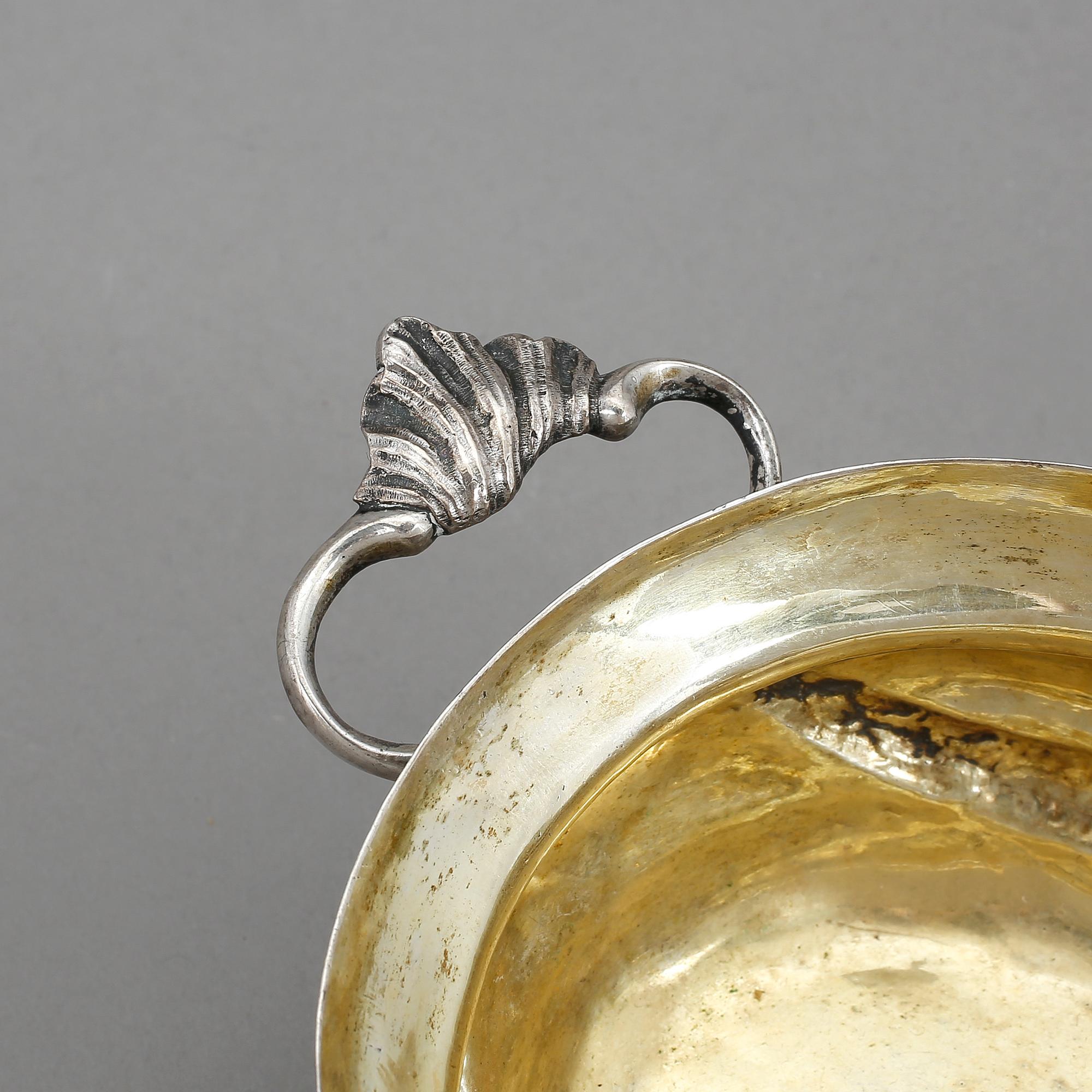 KONFEKTSKÅL, silver, rokoko, möjligen Jon Jonsen, Köpenhamn 1751. Vikt ca 281 gram.