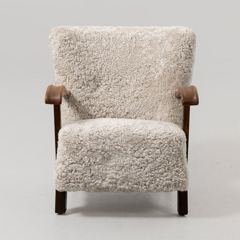 Armchair, Danish master cabinetmaker, 1940s.