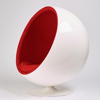 Eero Aarnio, a "Ball Chair", Adelta, Finland, post 1996.