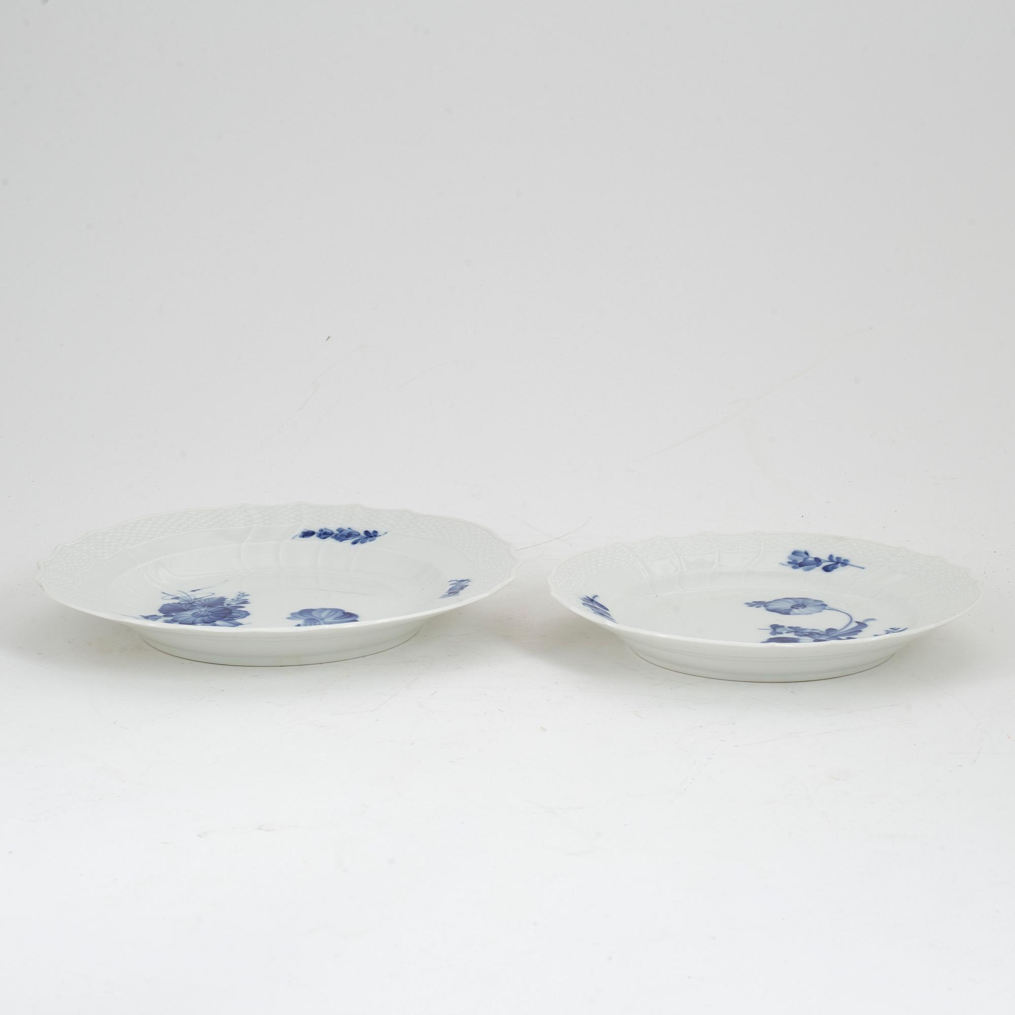 A 24-piece 'Blå Blomst' porcelain set from Royal Coepnhagen, Denmark.