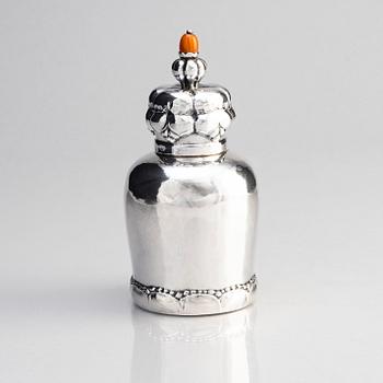 Georg Jensen, tedosa, 830/1000 silver, Köpenhamn, ca 1915-1919, design nr 137, svenska importstämplar.