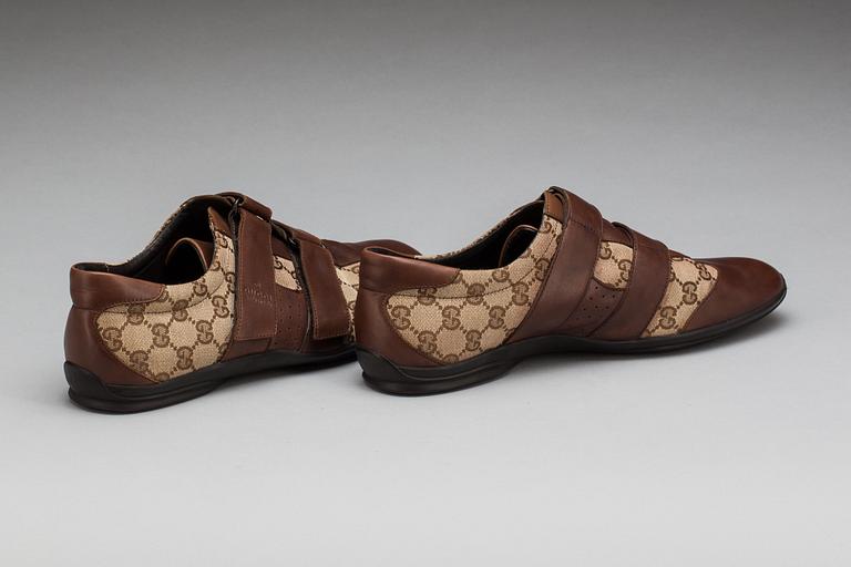 SKOR, Gucci.