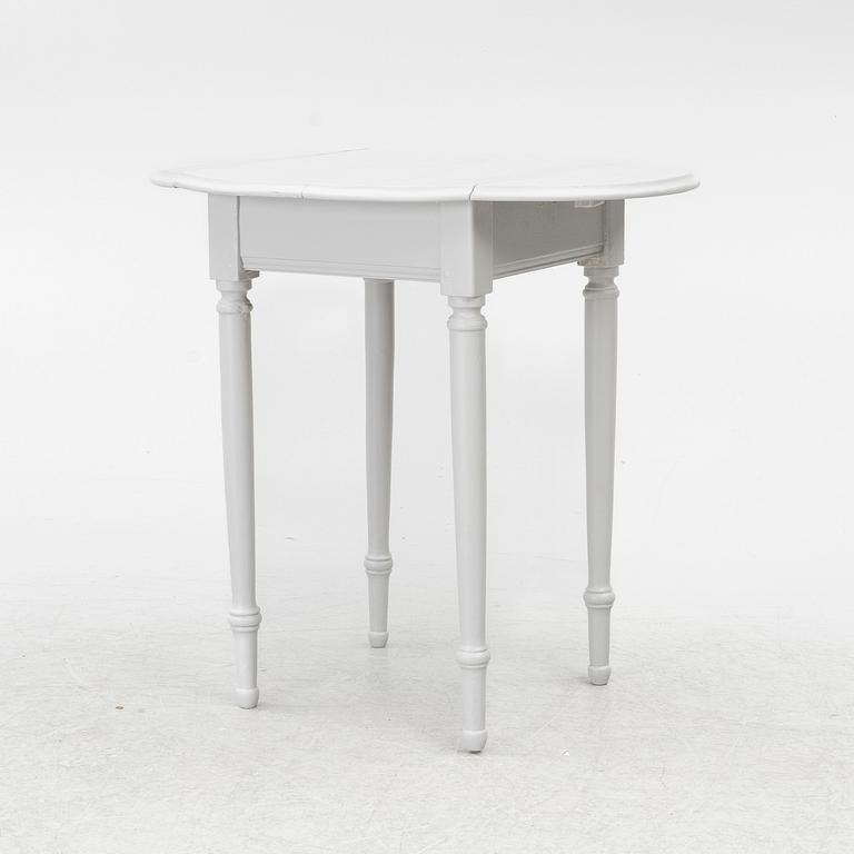 Side table with flaps. 19th century.