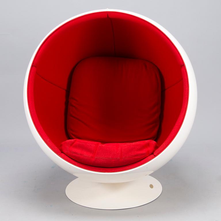 Eero Aarnio, A 'Ball Chair', special edition numbered 19/20 for Asko.