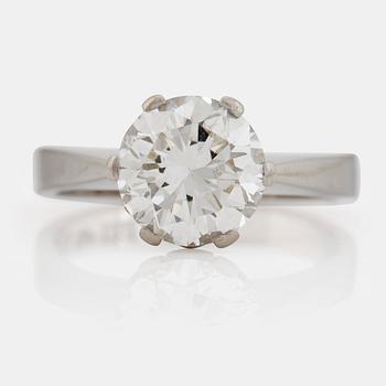 807. RING, med briljantslipad diamant 2.00 ct.