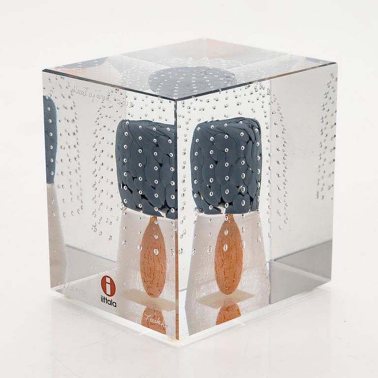 Oiva Toikka, vuosikuutio, signeerattu Oiva Toikka, 123/2000. Nuutajärvi 2013.