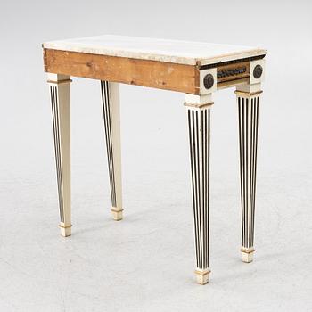 Konsolbord, sengustavianskt, omkring år 1800.
