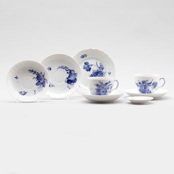 SERVISPORSLIN, 18 delar, porslin, "Blå Blomst", Royal Copenhagen.