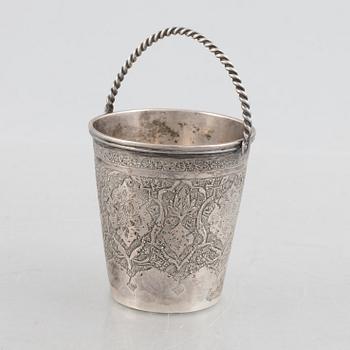 Bägare, silver, Persien (Iran), omkring år 1900.