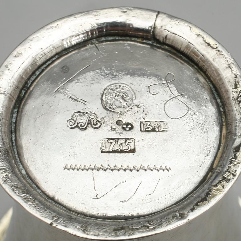 BÄGARE, 2 st, silver, Petter Röding, Varberg 1755 resp Johan Henrik Leffler Falun 1803. Tot ca 104 gram.