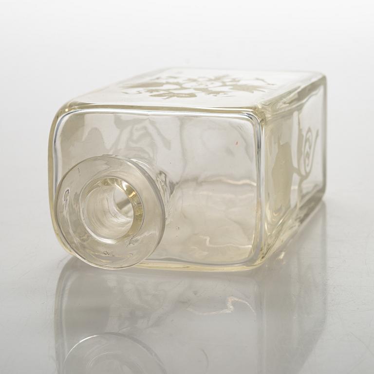 An Imperial glass carafe, early 20th century.