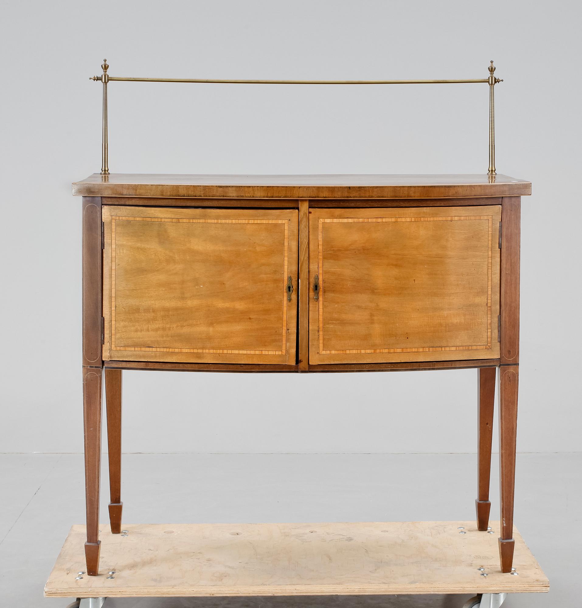 SIDEBOARD, engelsk stil, sent 1800-tal.