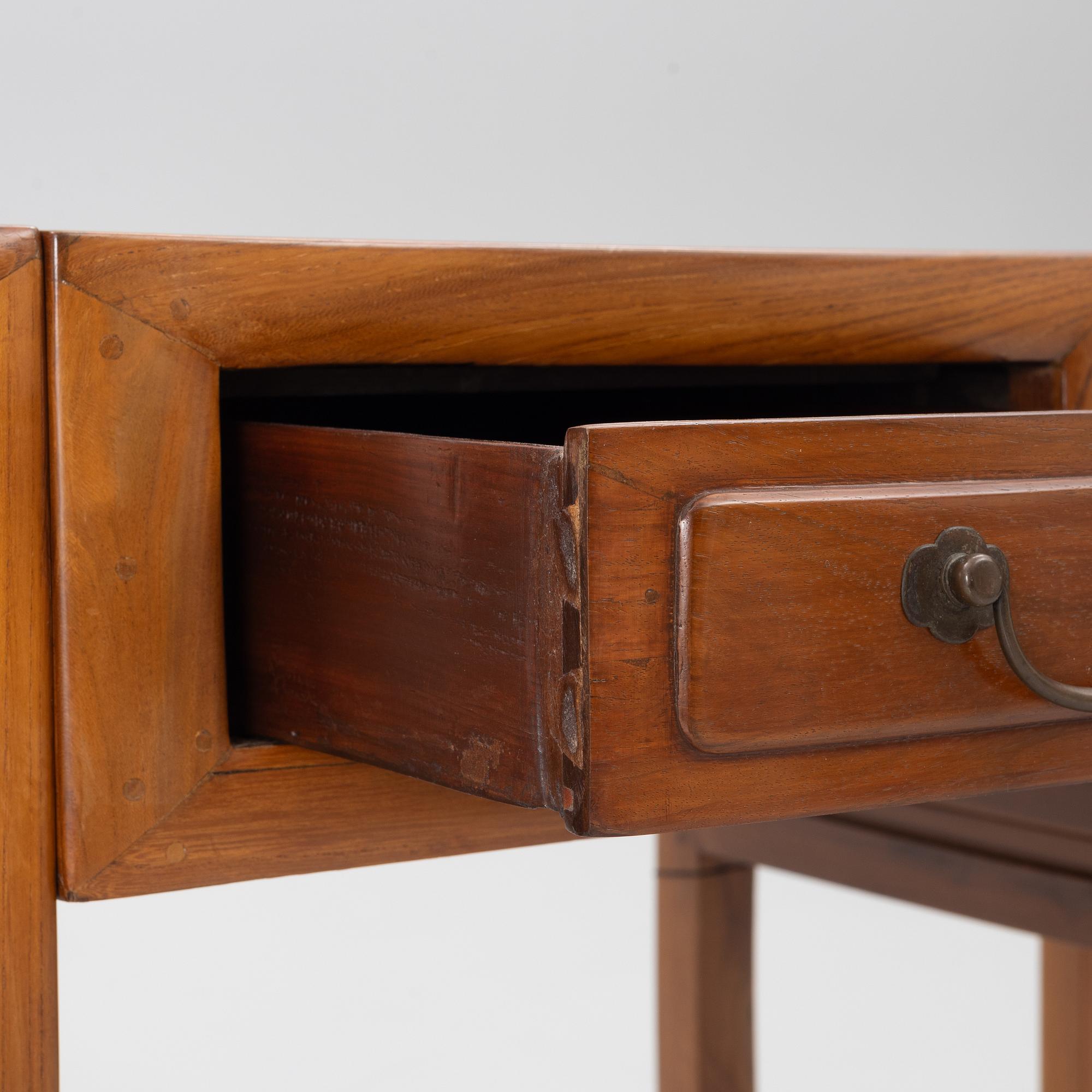 Skrivbord, Kina, sen Qingdynasti.